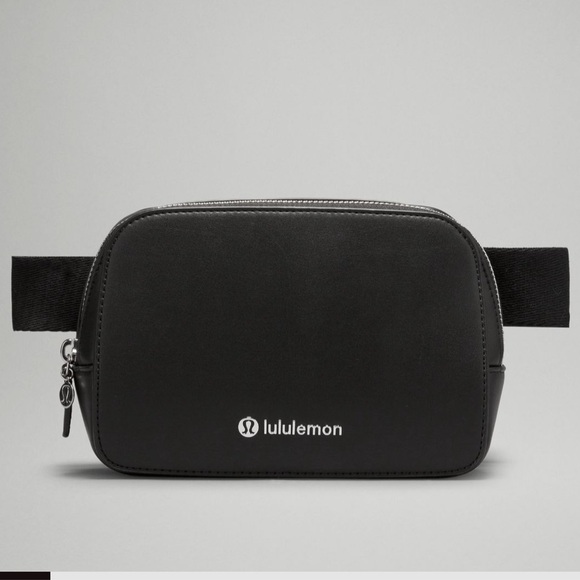 NWT Limited Edition Everywhere Belt Bag | Black Leather - Picture 1 of 9
